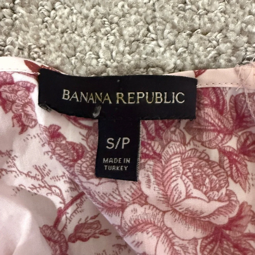 Banana Republic Pink Floral Toile Poplin Blouse Small Cottage Coquette Regency